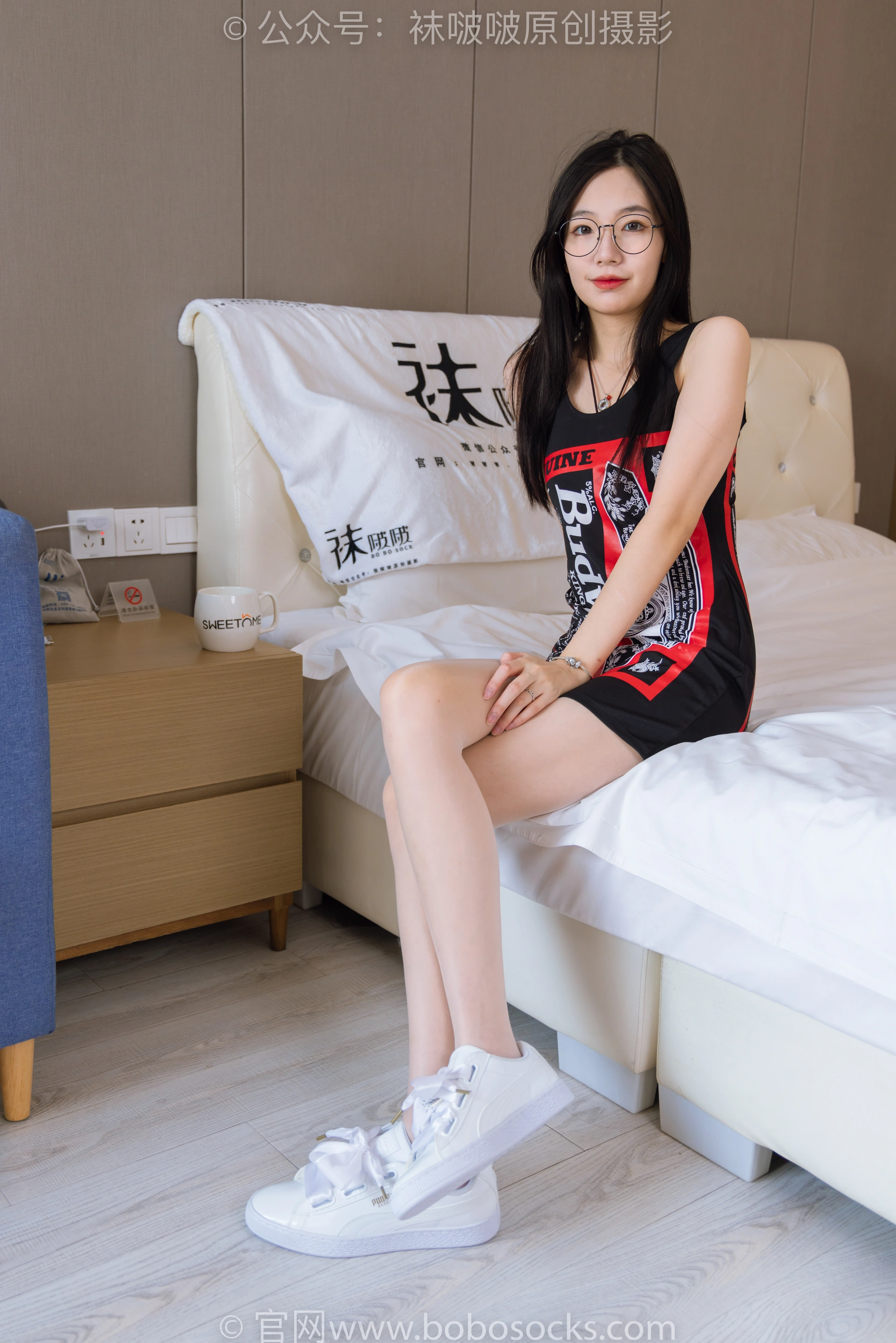 [BoBoSocks袜啵啵]NO.230 小甜豆-两双高跟鞋、板鞋、油亮肉丝、油亮白丝 0